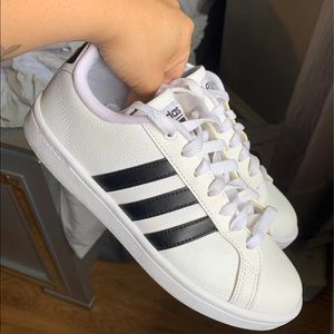 Adidas Grand Court Sneakers